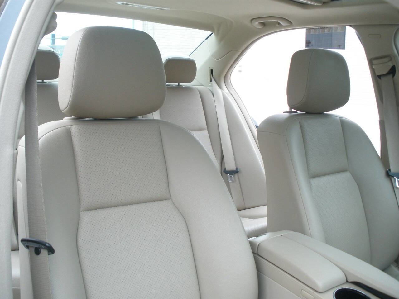 Used 2013 Mercedes-Benz C 250 Sedan image 27