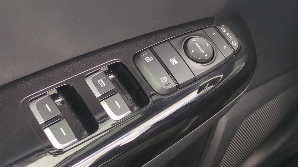 Used 2021 Kia Sportage EX image 23