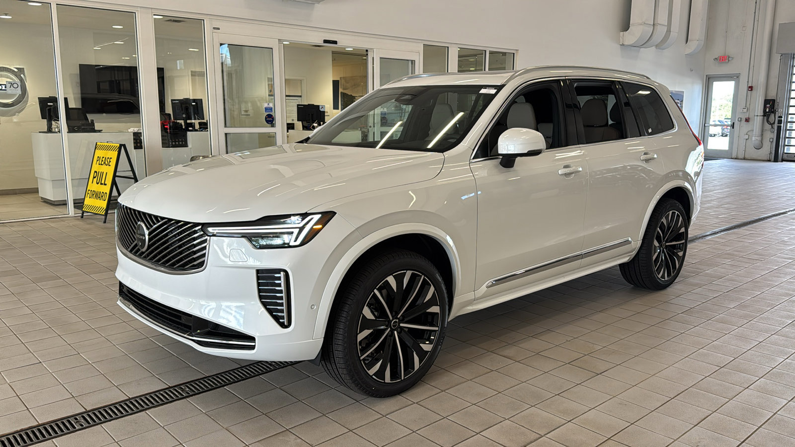 New 2026 Volvo XC90 B6 Plus w/ Protection Package Premier image 9