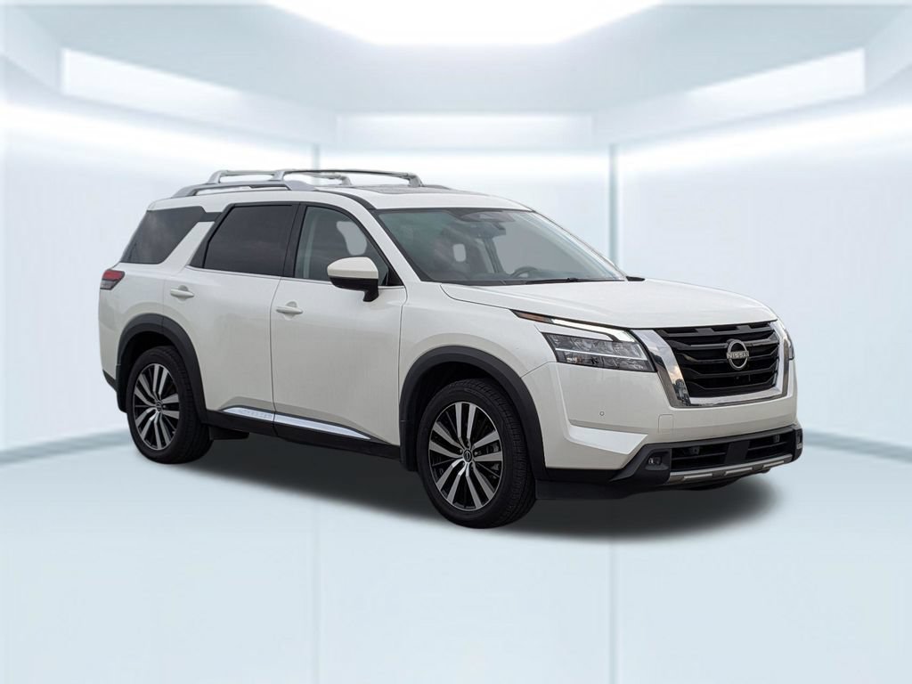 Used 2023 Nissan Pathfinder Platinum w/ Cargo Package AWD/4WD image 9