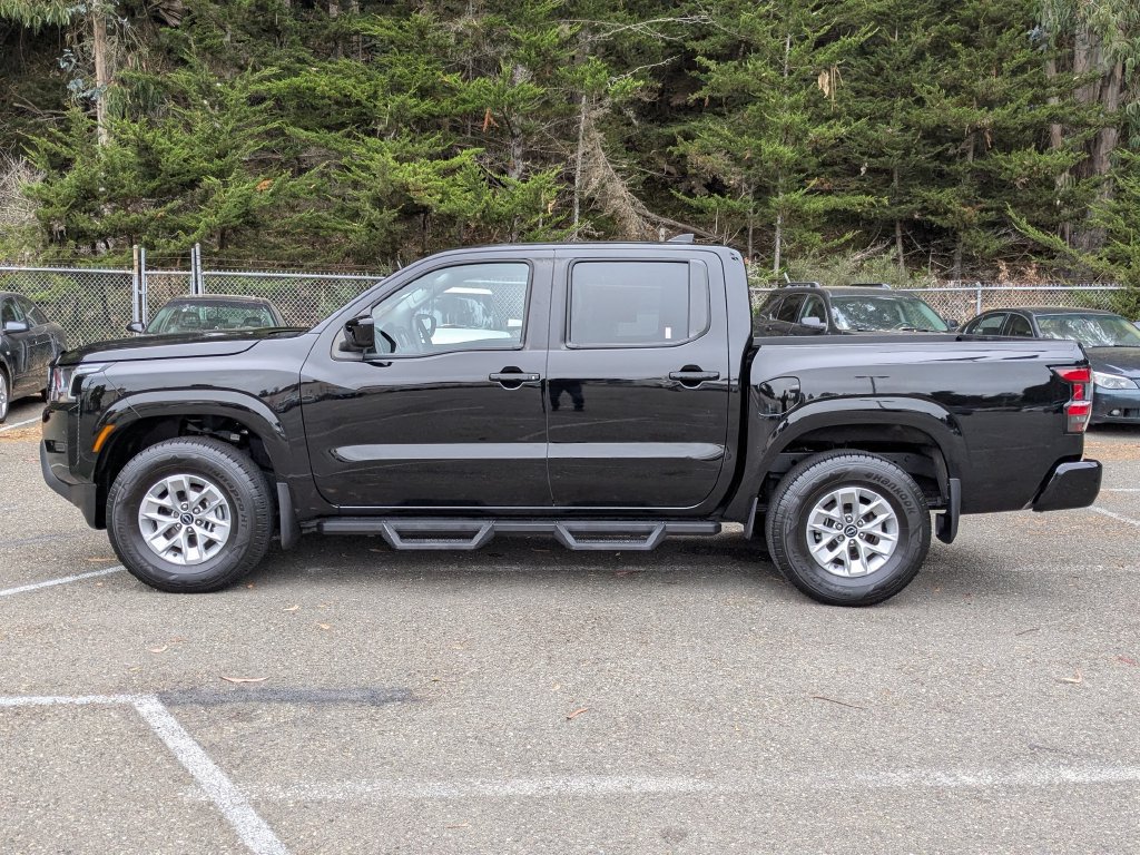 Used 2024 Nissan Frontier SV w/ Technology Package AWD/4WD image 8