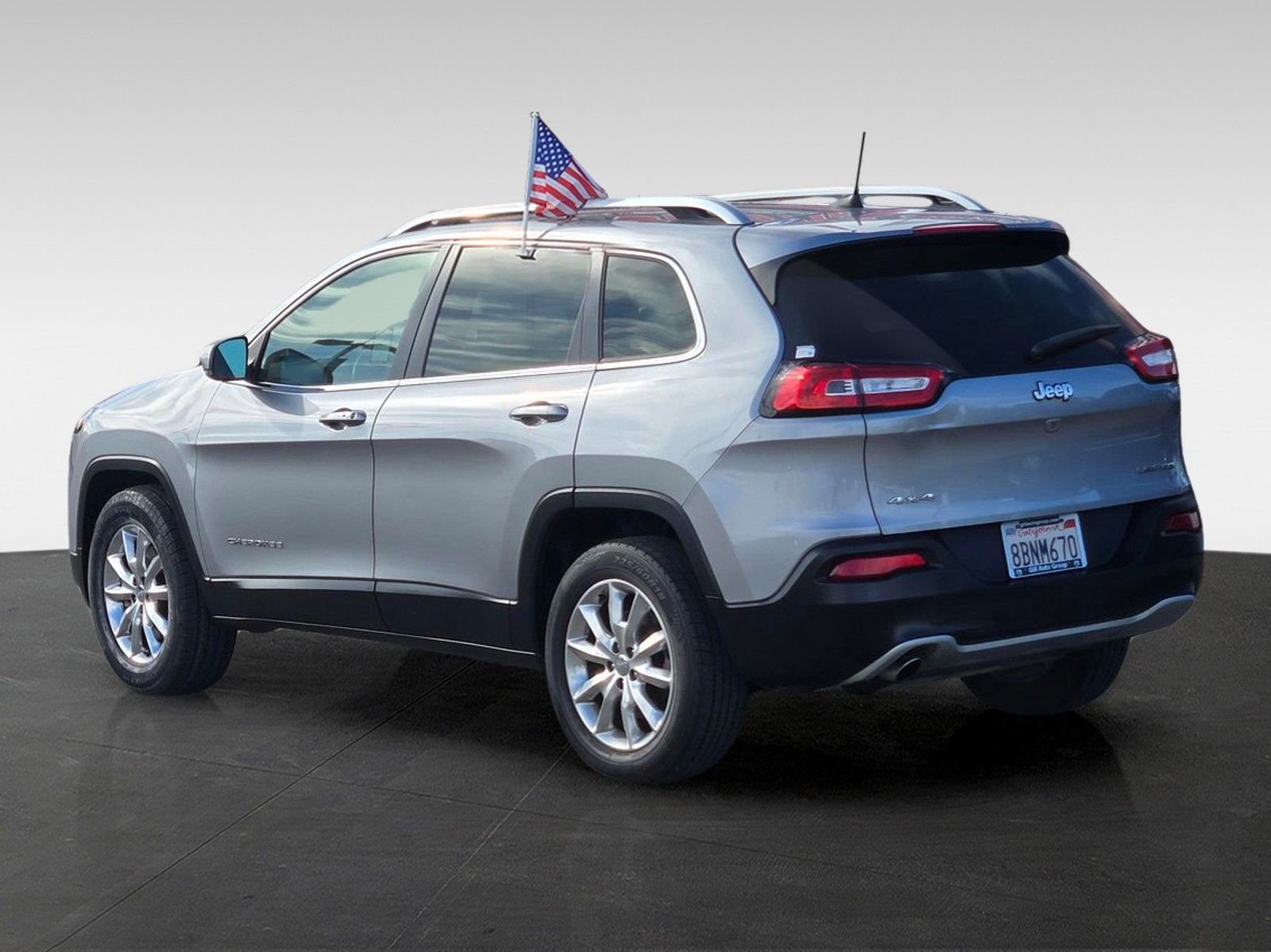 Used 2017 Jeep Cherokee Limited image 6