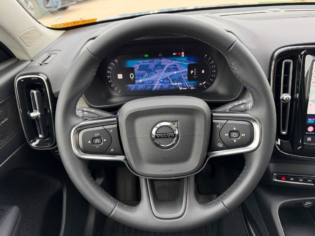 Certified 2024 Volvo XC40 B5 Plus w/ Protection Package Premier AWD/4WD image 11