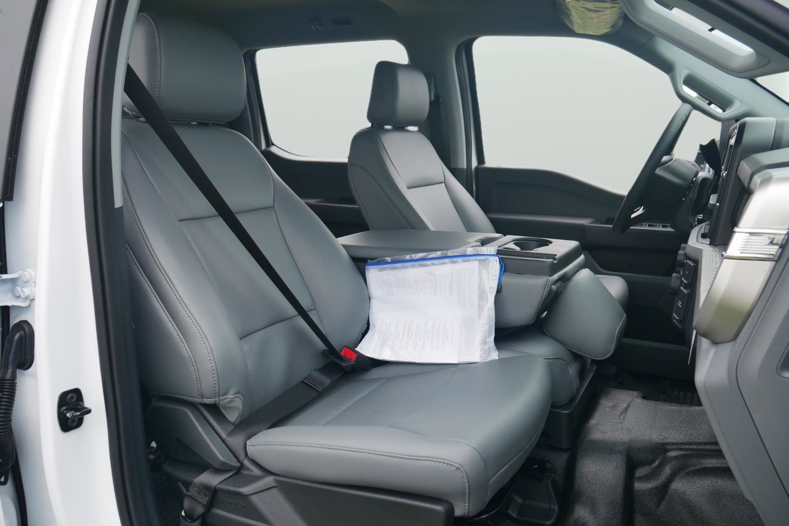 New 2025 Ford F250 XL w/ XL Chrome Package image 26