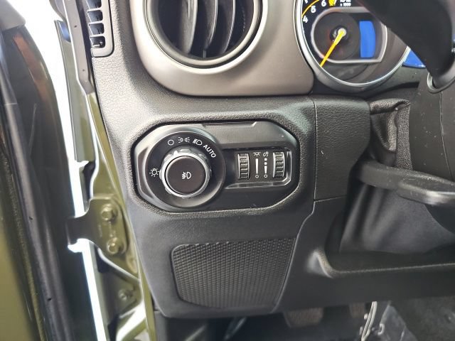 Used 2021 Jeep Wrangler Unlimited Sport AWD/4WD image 16