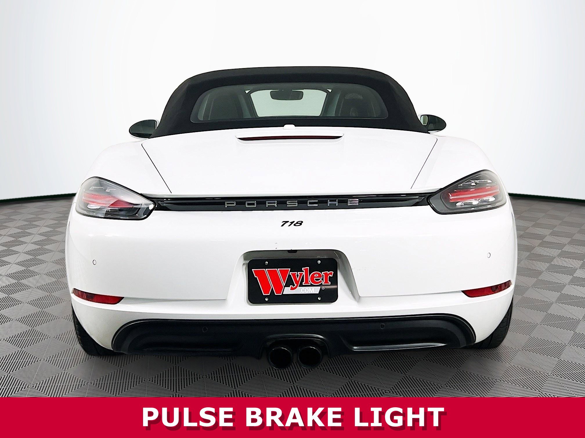 Used 2018 Porsche 718 Boxster S image 22