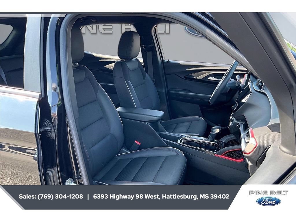 Used 2022 Chevrolet TrailBlazer RS w/ Convenience Package FWD image 6