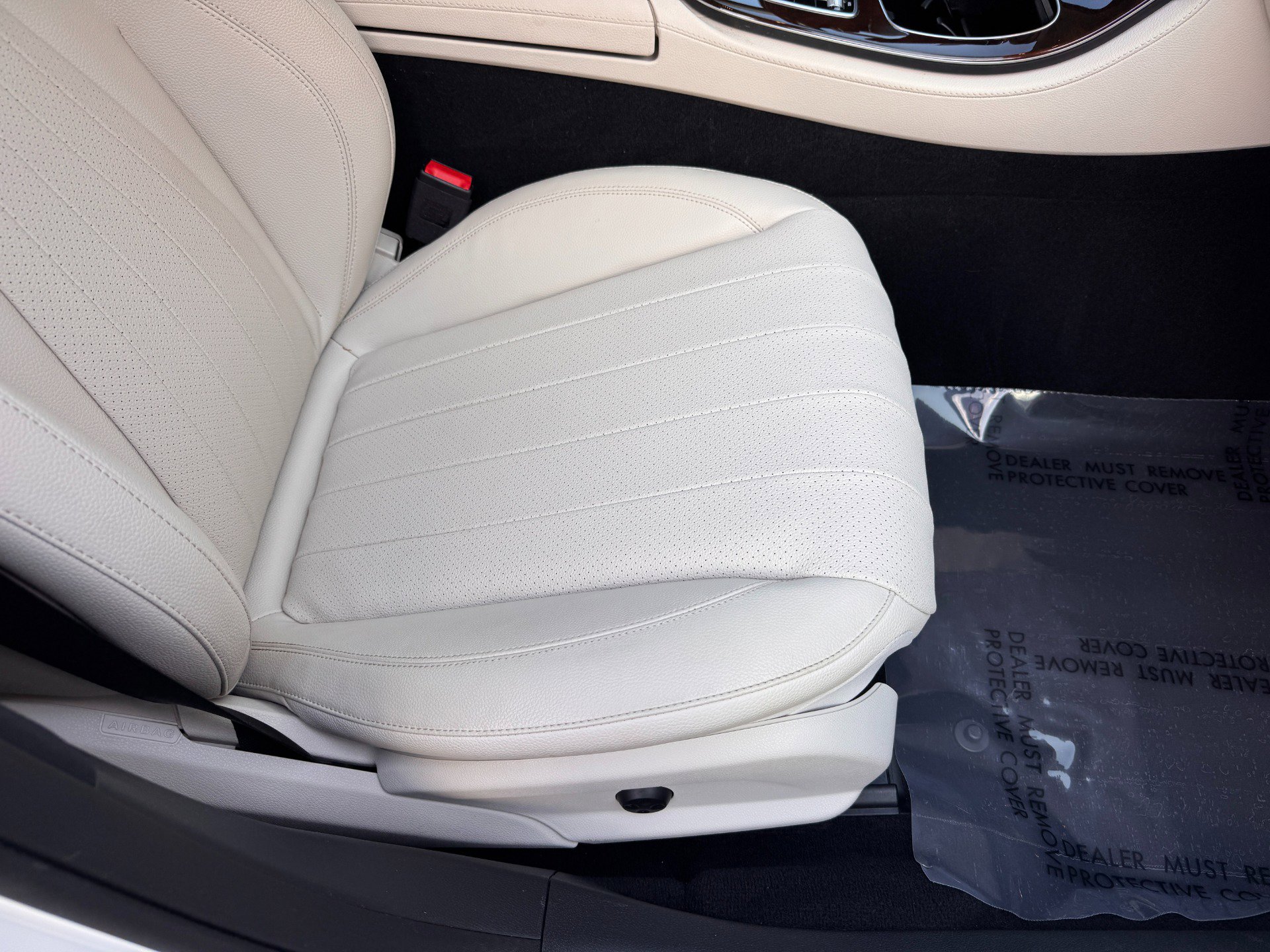 Used 2023 Mercedes-Benz E 350 4MATIC Sedan w/ Premium Package image 53