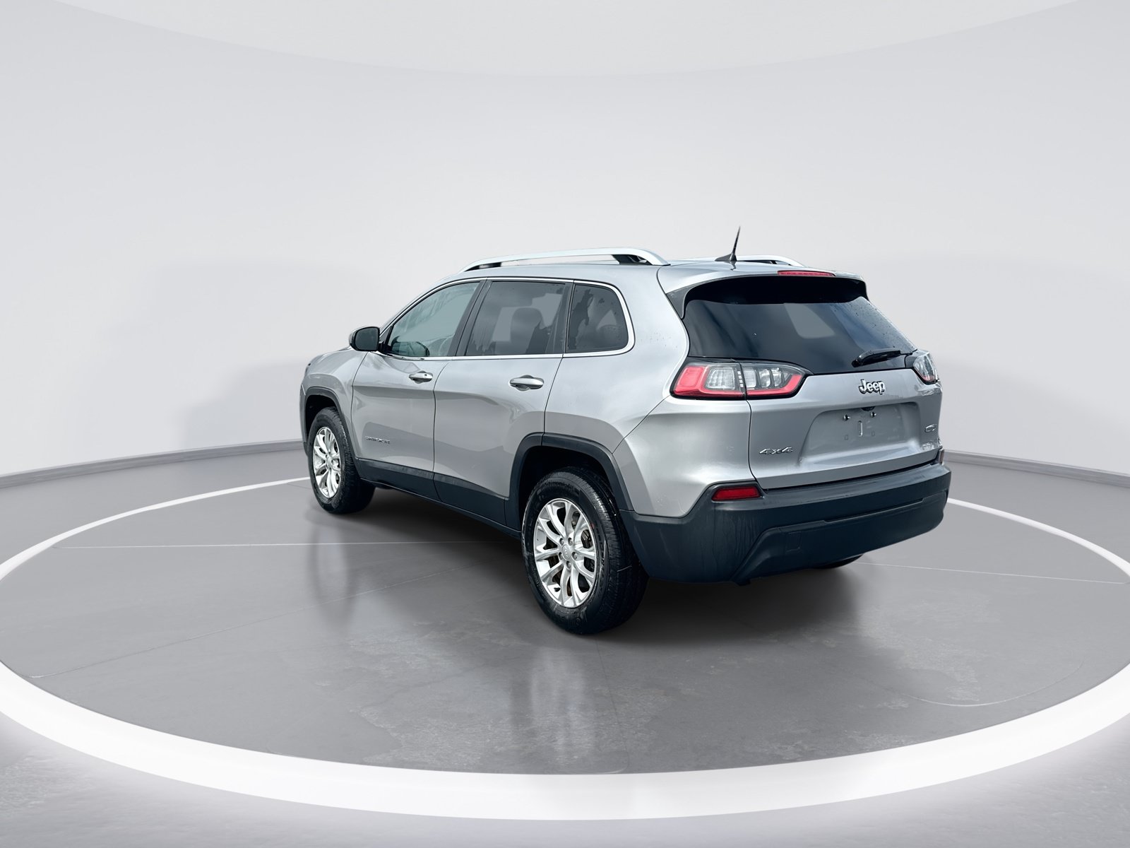 Used 2019 Jeep Cherokee Latitude w/ Cold Weather Group AWD/4WD image 7