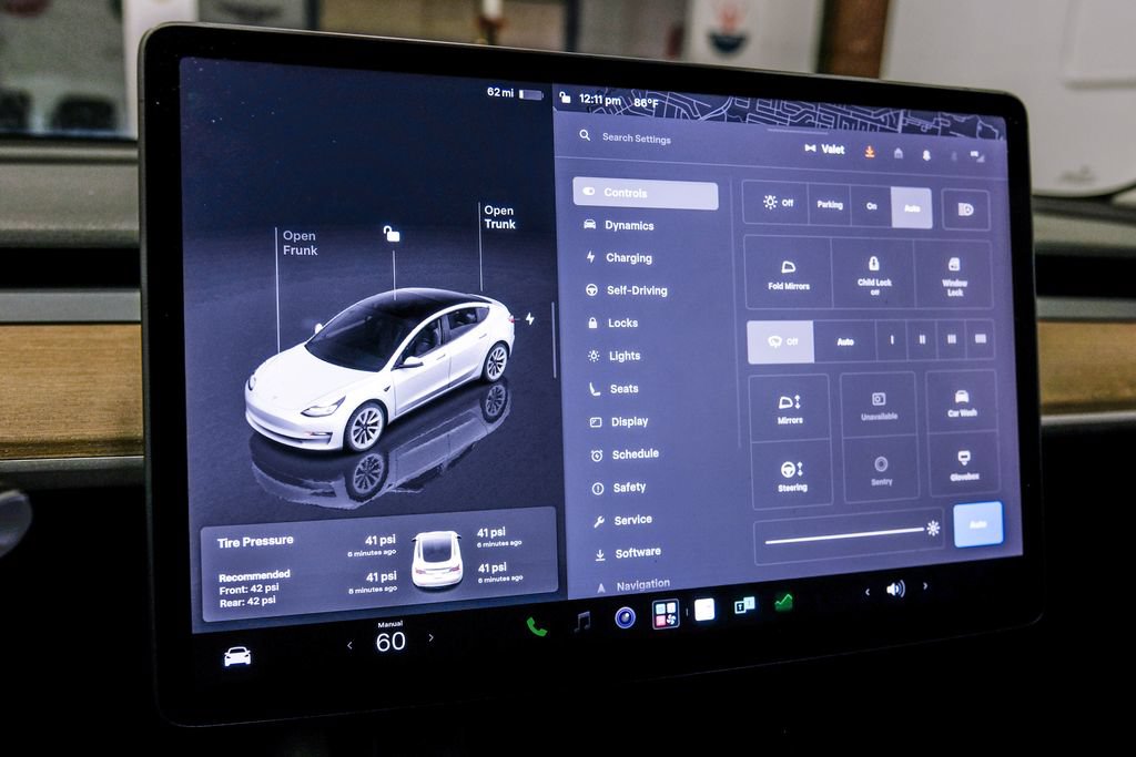 Used 2022 Tesla Model 3 Long Range AWD/4WD image 28