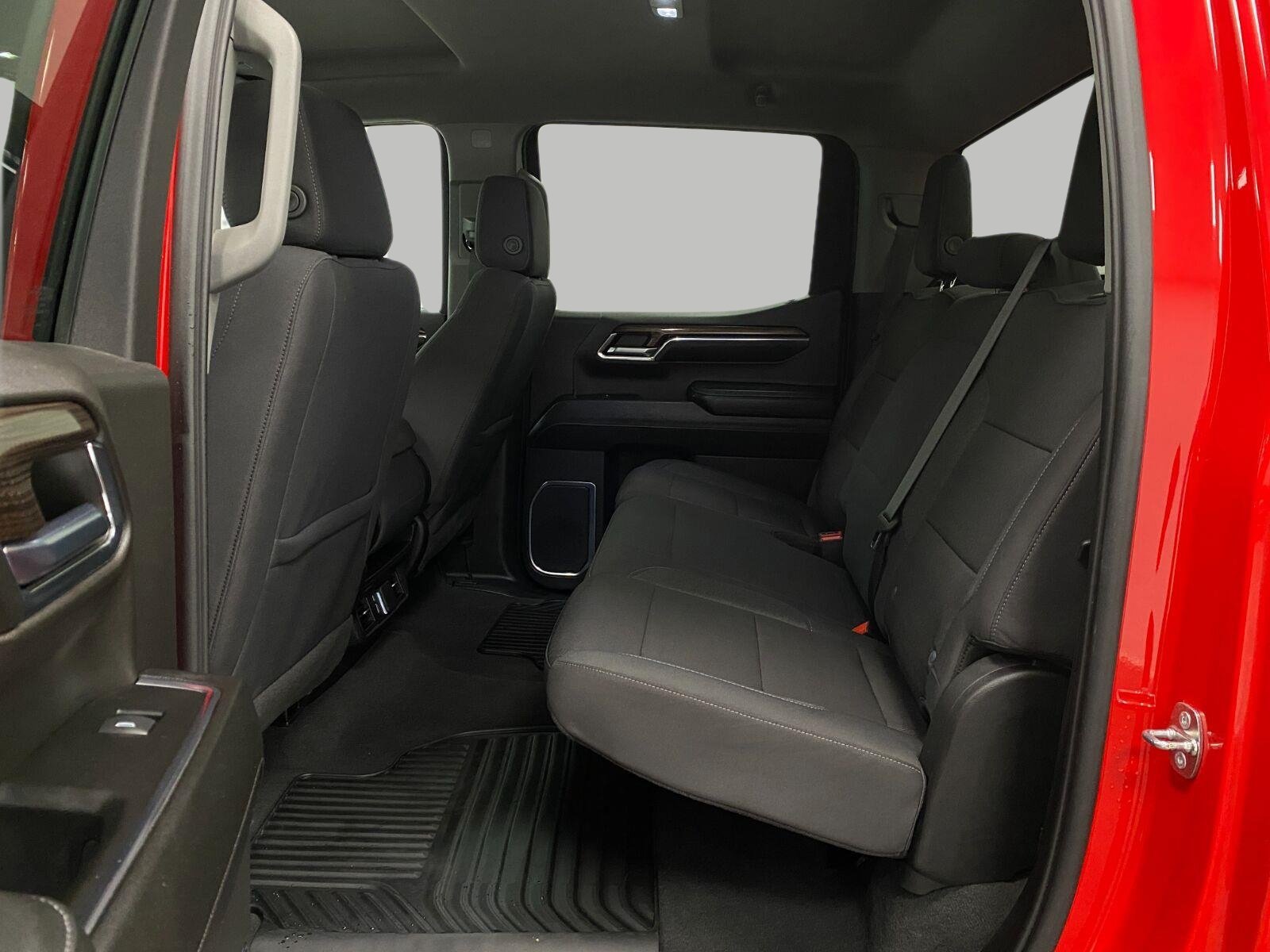 Used 2024 Chevrolet Silverado 1500 LT AWD/4WD image 27