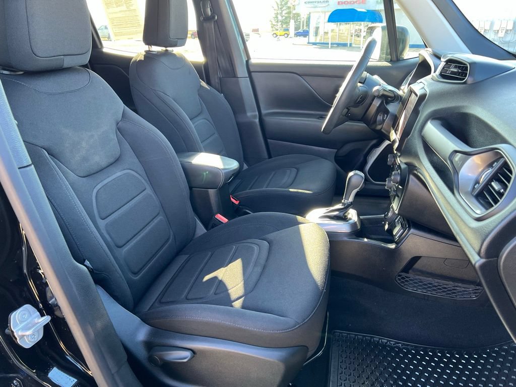 Used 2022 Jeep Renegade Latitude AWD/4WD image 11