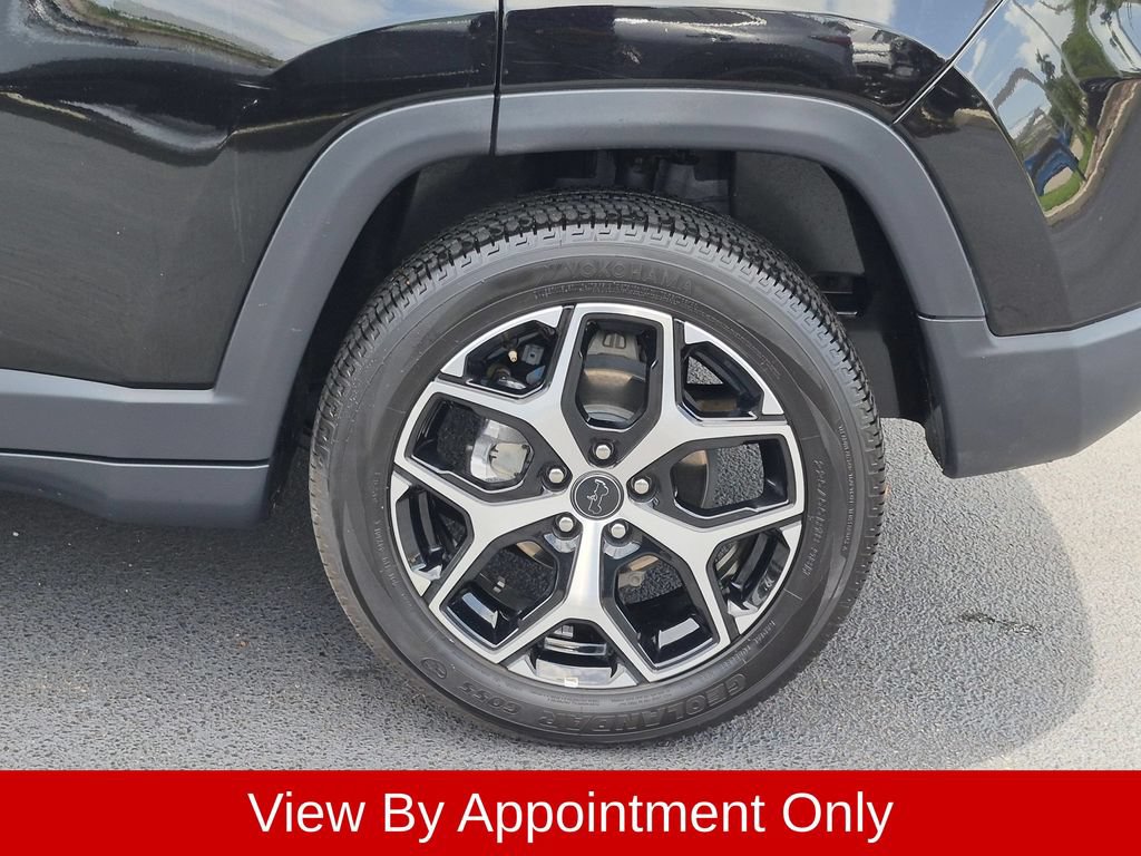 Used 2025 Jeep Compass Limited AWD/4WD image 35