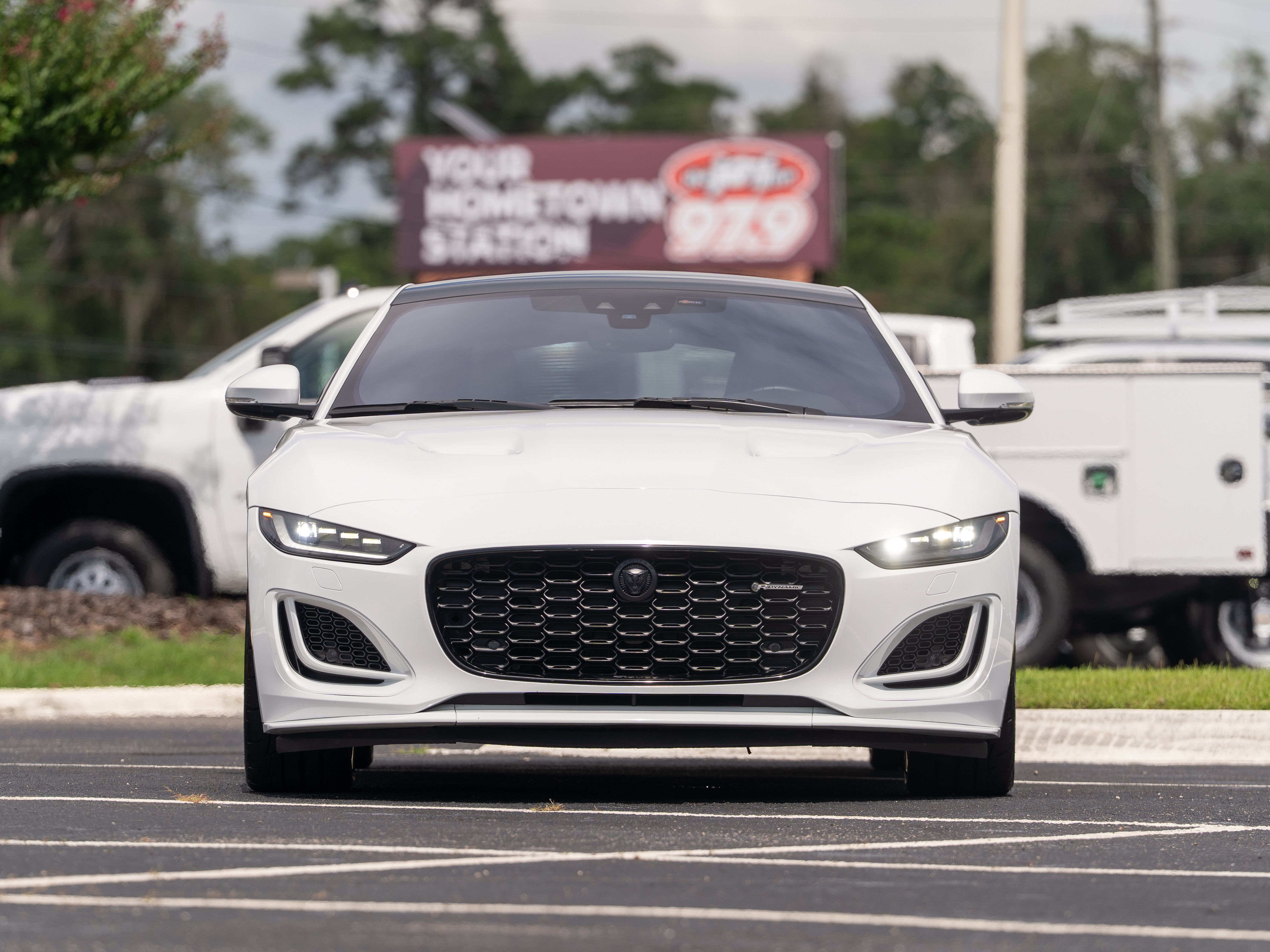 Used 2024 Jaguar F-TYPE R-Dynamic RWD image 34