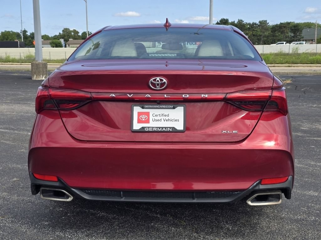 Certified 2019 Toyota Avalon XLE w/ Moonroof Package FWD image 15