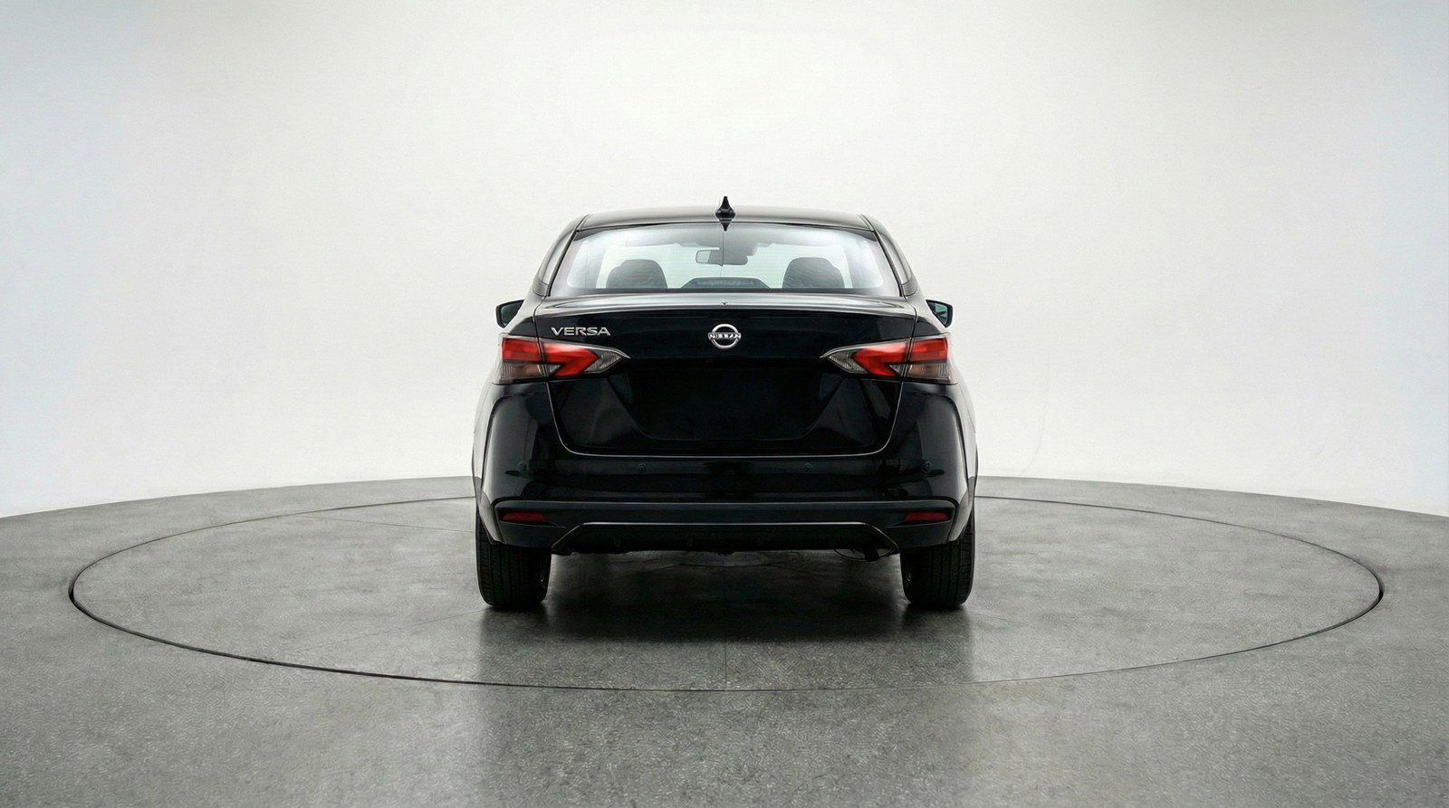 Used 2025 Nissan Versa SV image 7