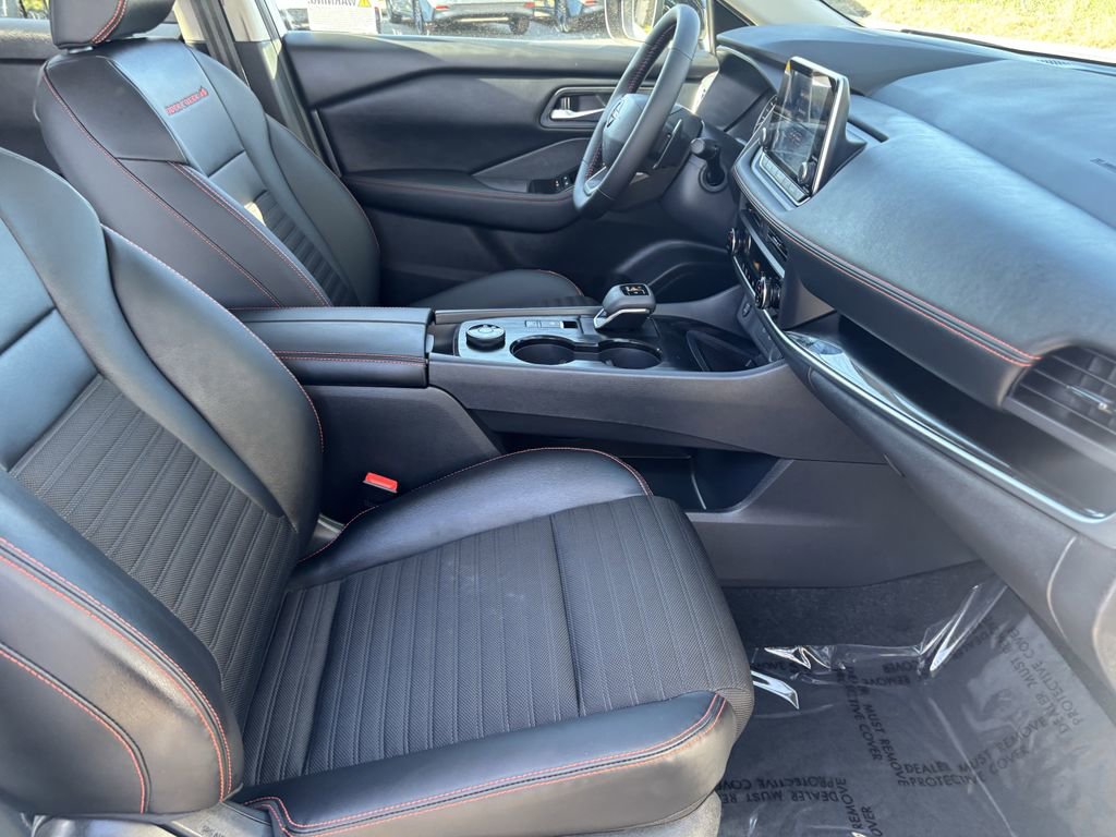 New 2026 Nissan Rogue SV AWD/4WD image 9