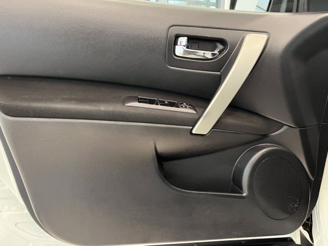 Used 2014 Nissan Rogue S AWD/4WD image 12