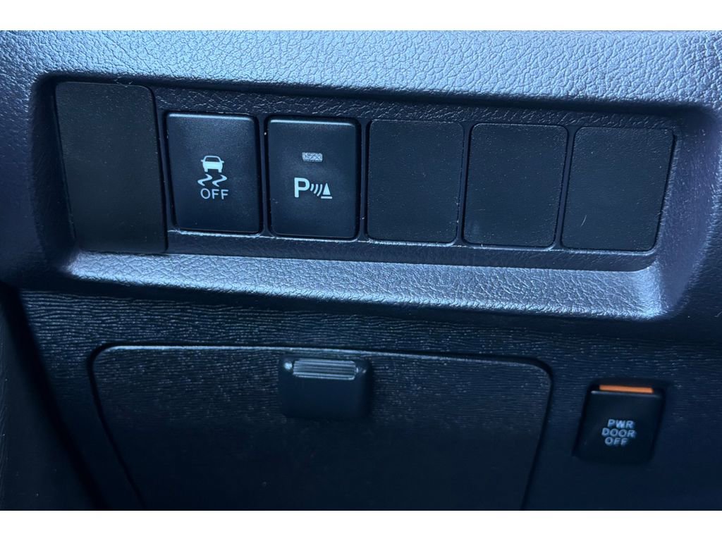 Used 2020 Toyota Sienna SE w/ SE Preferred Package FWD image 34