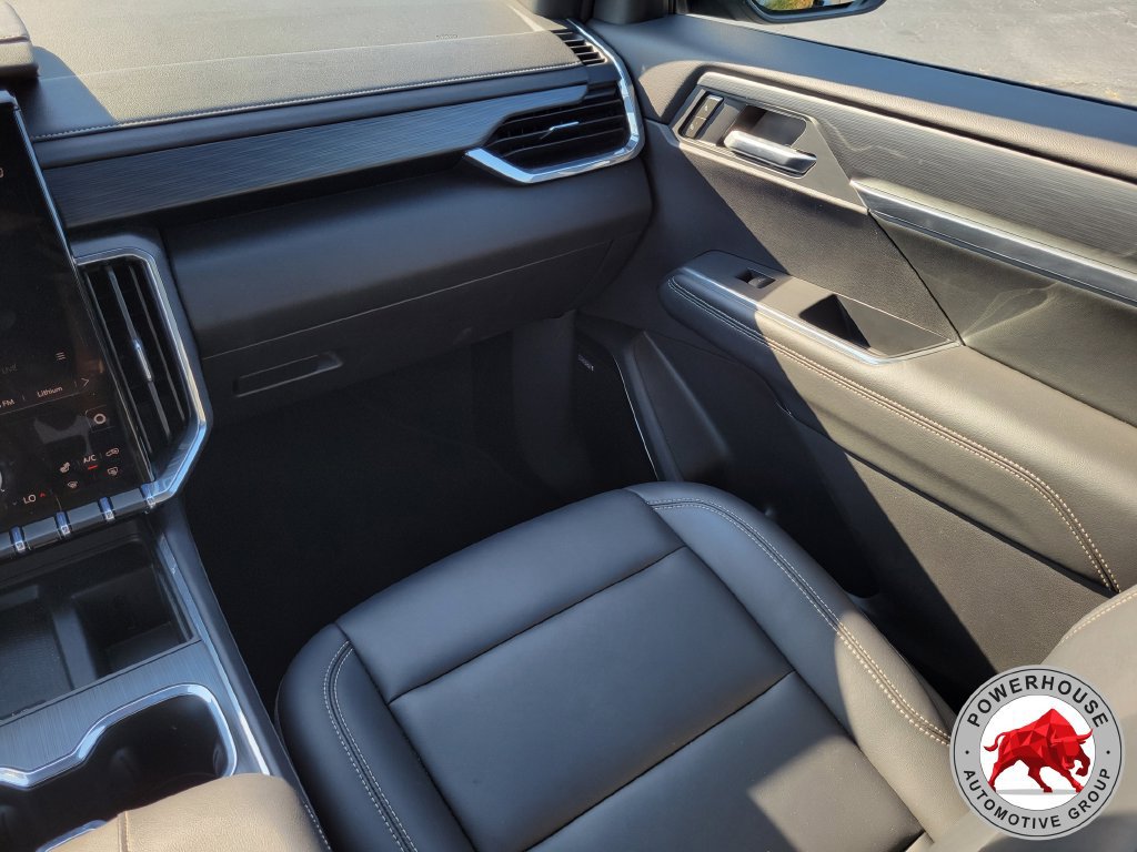 Used 2026 GMC Acadia Elevation w/ Elevation Premium Package AWD/4WD image 23