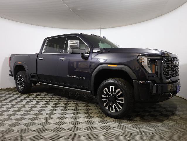 Used 2024 GMC Sierra 2500 Denali Ultimate AWD/4WD image 4
