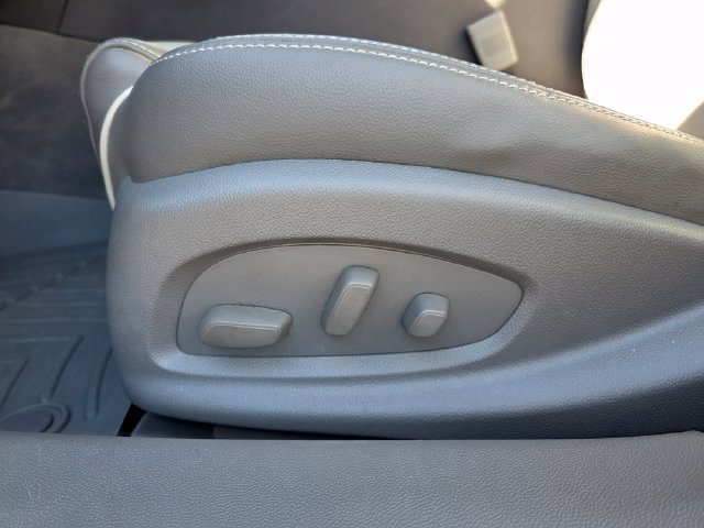 Used 2015 Chevrolet Impala LT w/ Convenience Package FWD image 14