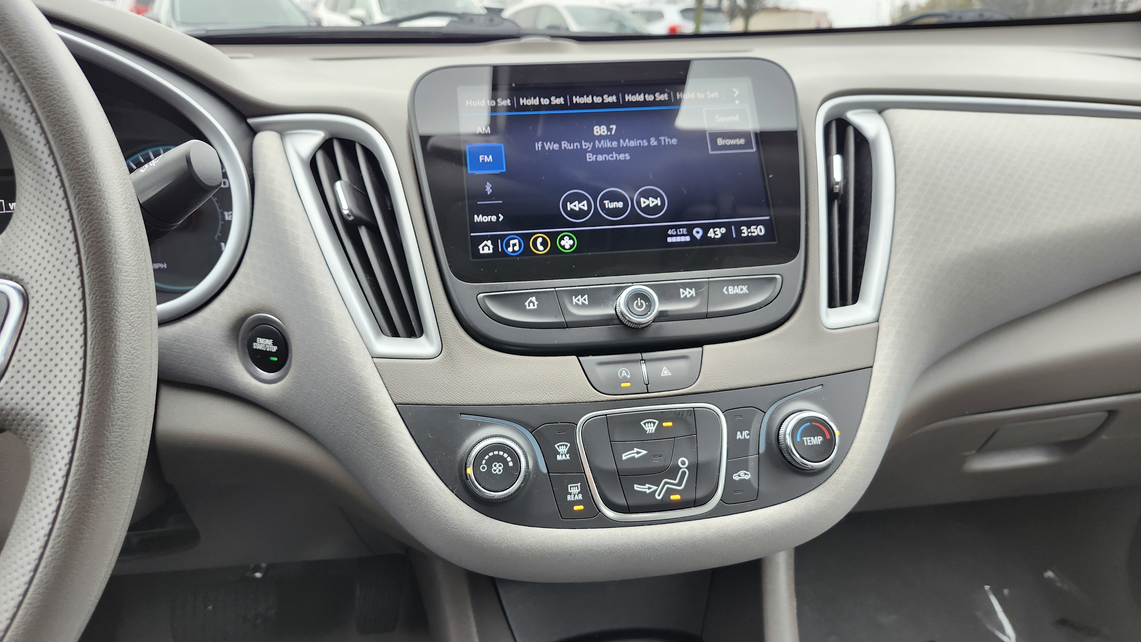 Used 2023 Chevrolet Malibu LS image 29