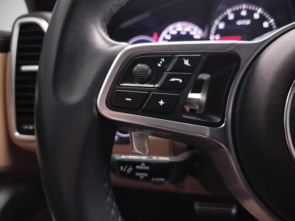 Certified 2023 Porsche Cayenne GTS AWD/4WD image 18