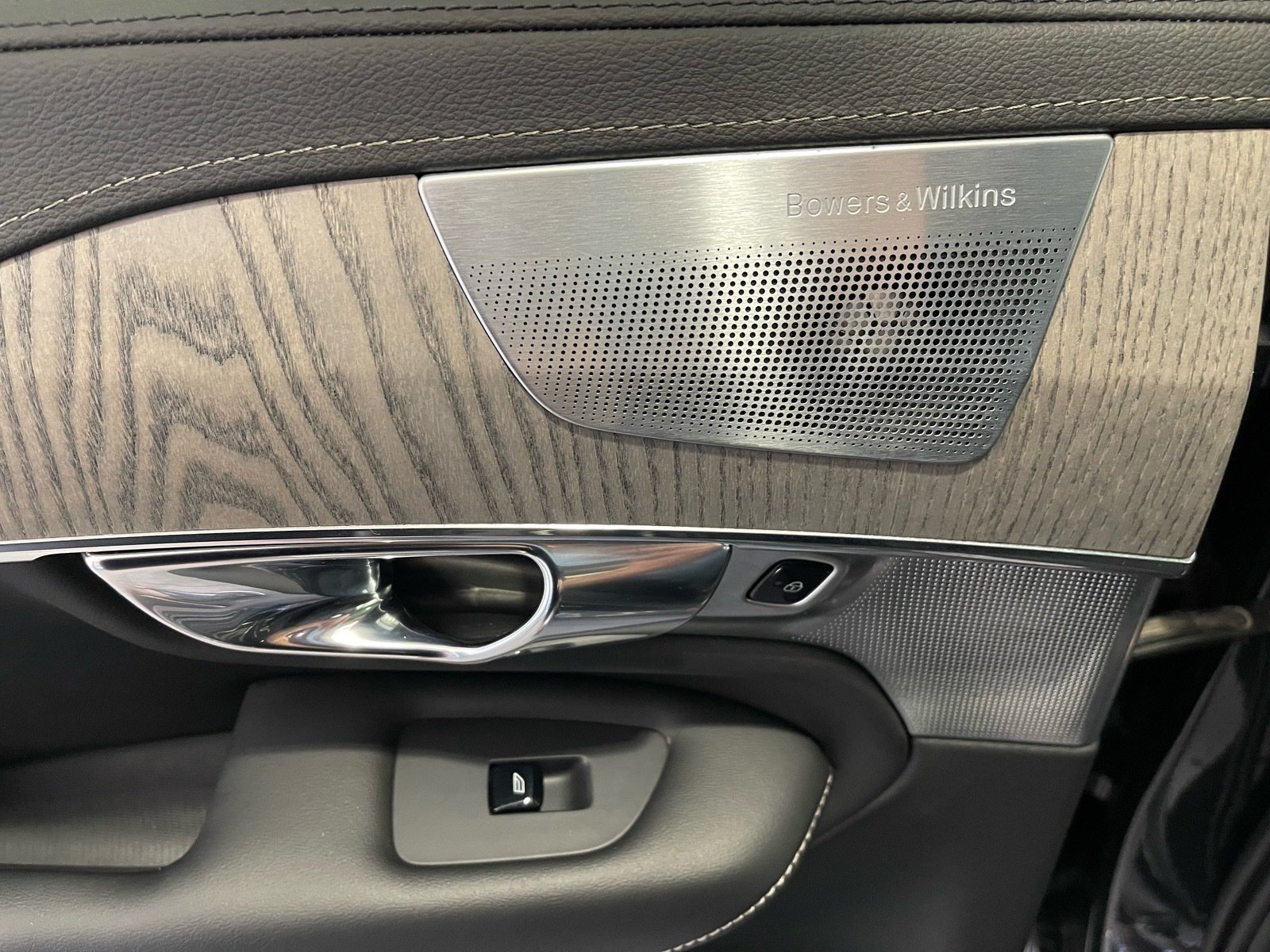 Used 2021 Volvo XC90 T8 Inscription w/ Advanced Package AWD/4WD image 32
