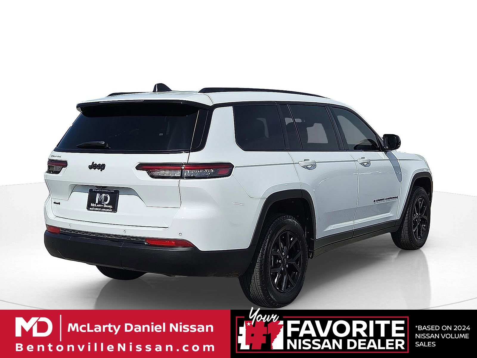 Used 2025 Jeep Grand Cherokee L Altitude AWD/4WD image 5