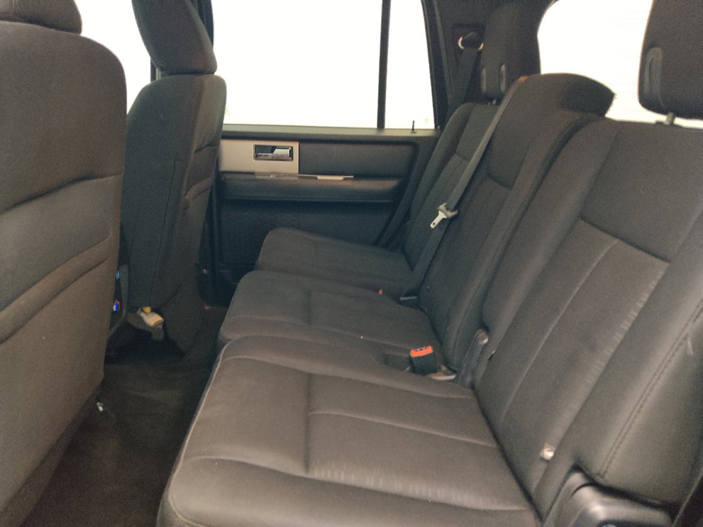 Used 2017 Ford Expedition XLT AWD/4WD image 18