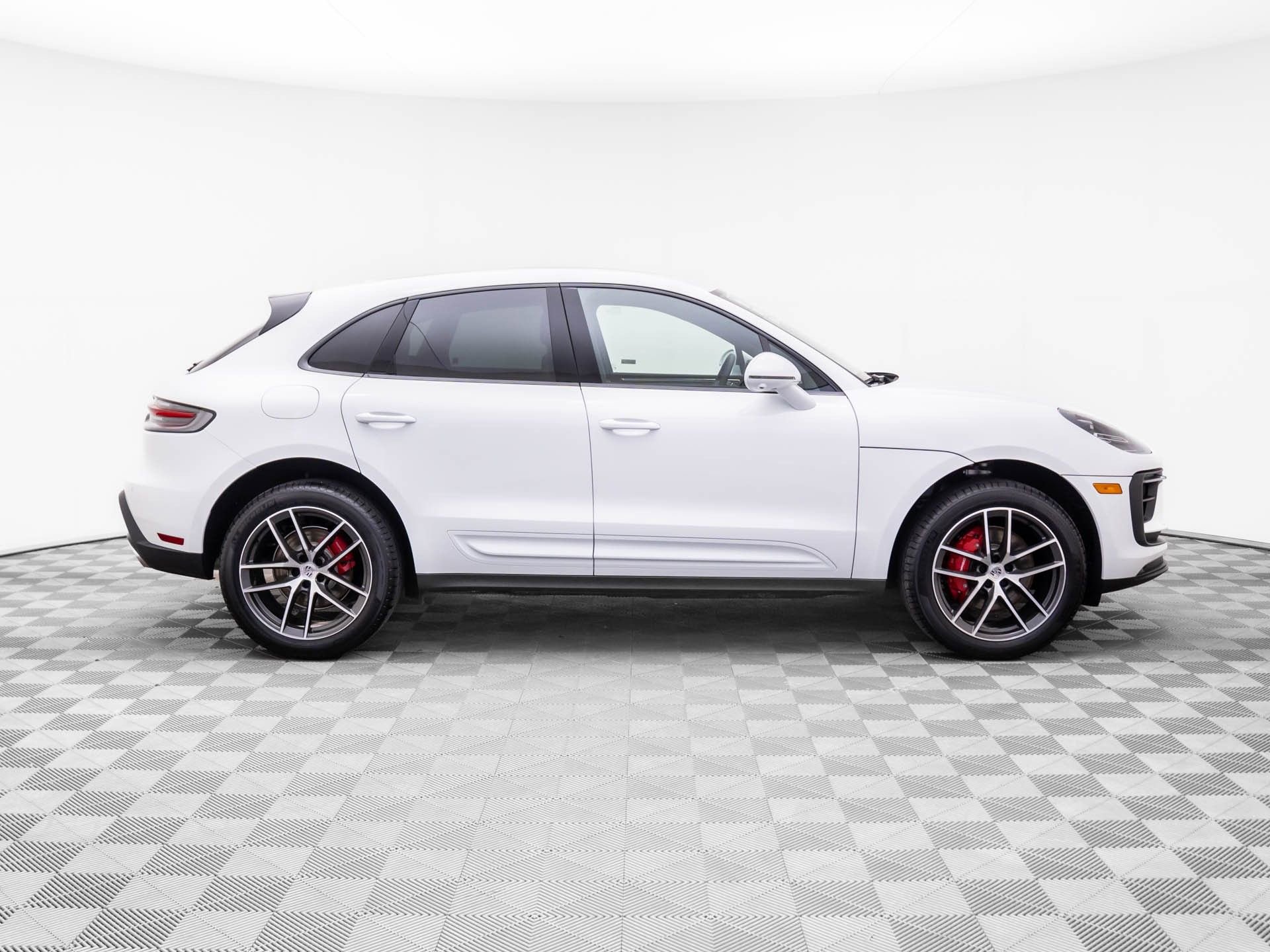 New 2026 Porsche Macan S image 8