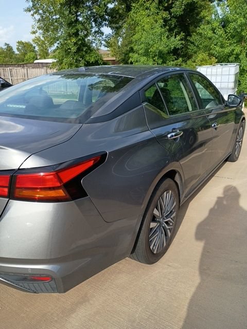 Used 2025 Nissan Altima 2.5 SV FWD image 5