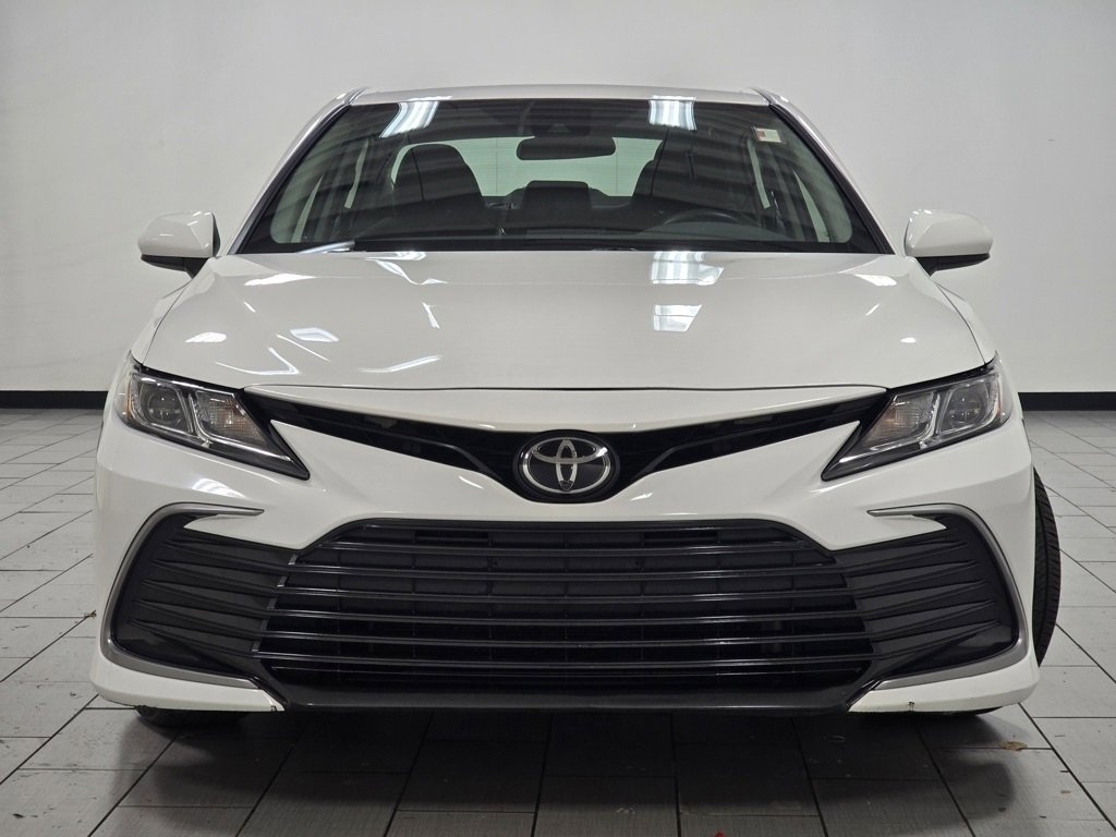 Used 2024 Toyota Camry LE image 9