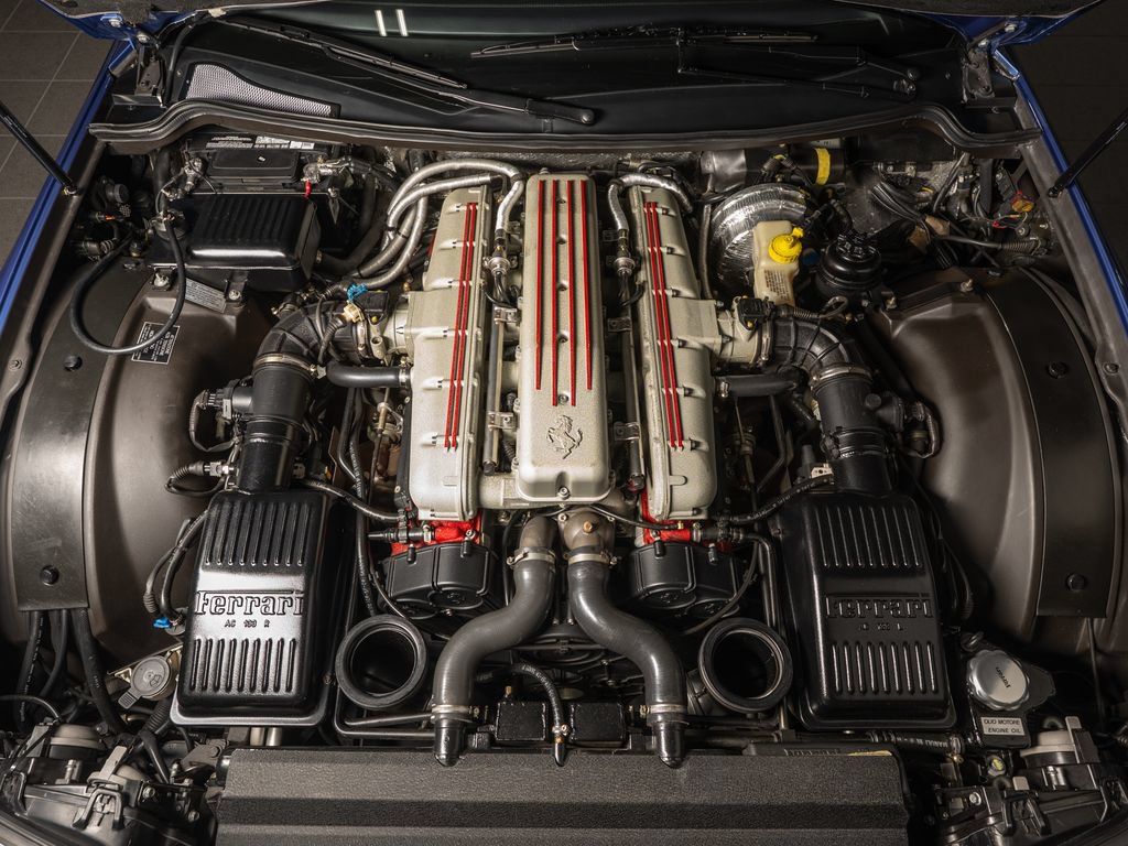 Used 1999 Ferrari 550 Maranello Coupe RWD image 34