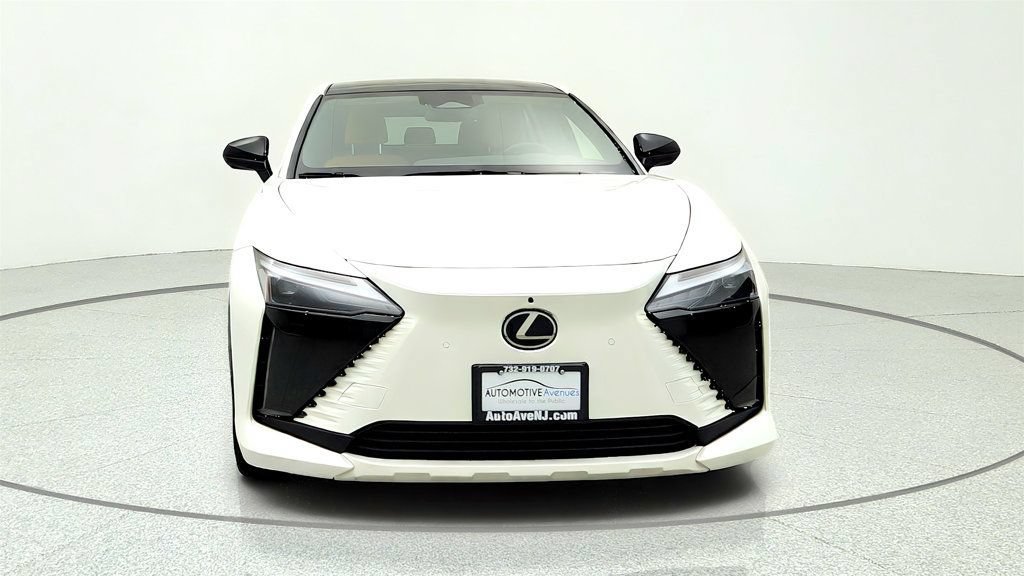 Used 2024 Lexus RZ 450e Premium w/ Technology Package AWD/4WD image 2