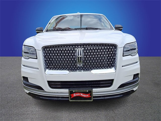 Used 2024 Lincoln Navigator Reserve image 2