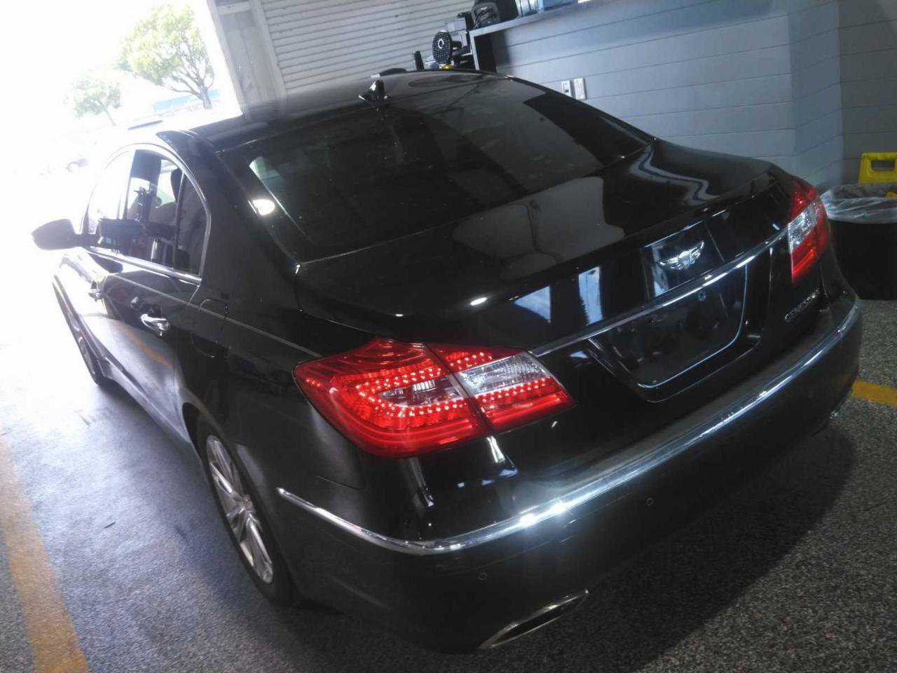 Used 2012 Hyundai Genesis 4.6 RWD image 4