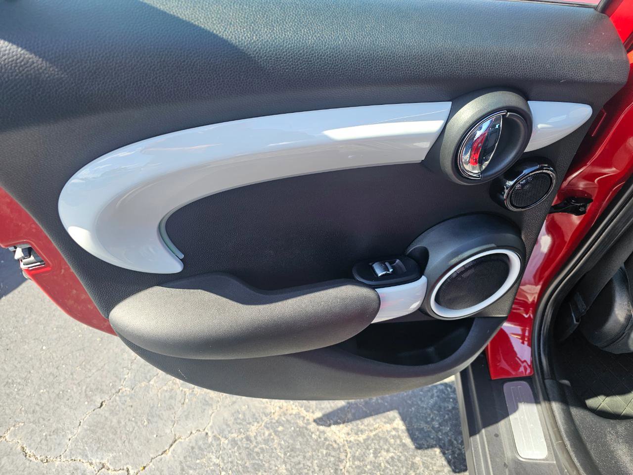Used 2016 MINI Cooper 4-Door Hardtop FWD image 18