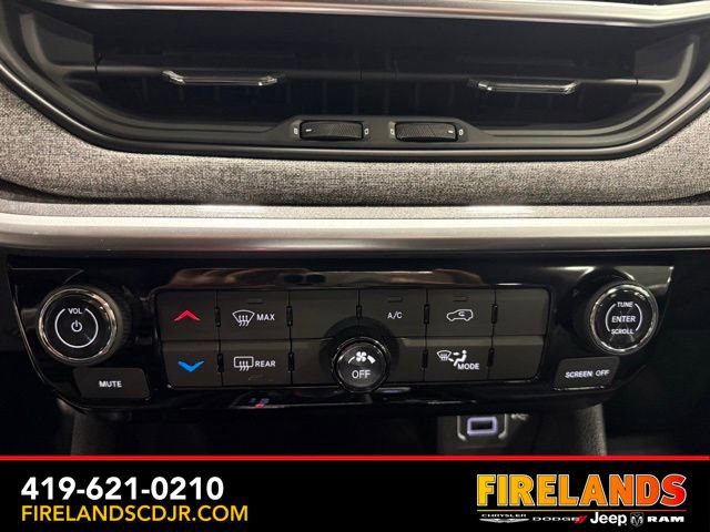 New 2026 Jeep Compass Latitude image 13