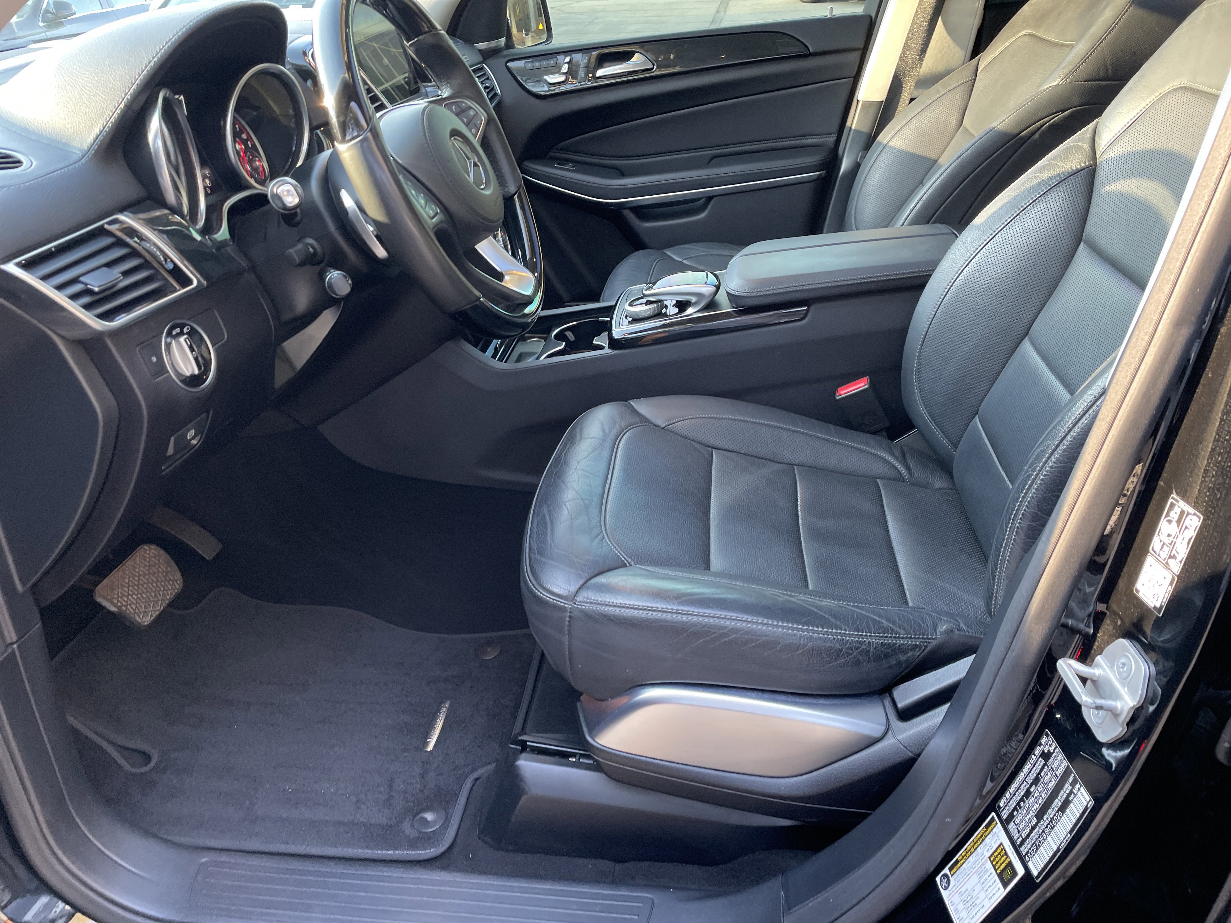 Used 2018 Mercedes-Benz GLS 550 4MATIC image 21