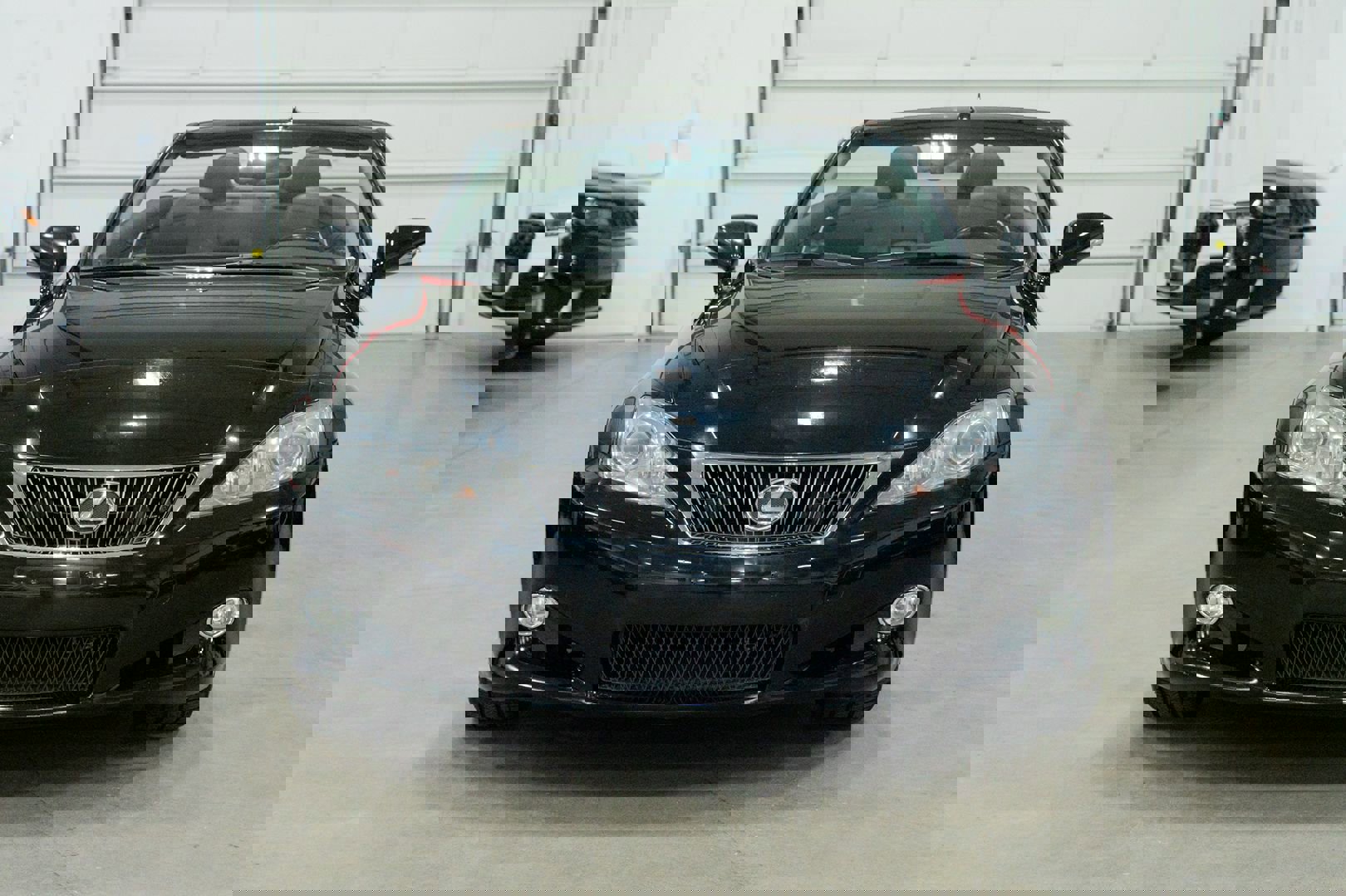 Used 2010 Lexus IS 250C image 2