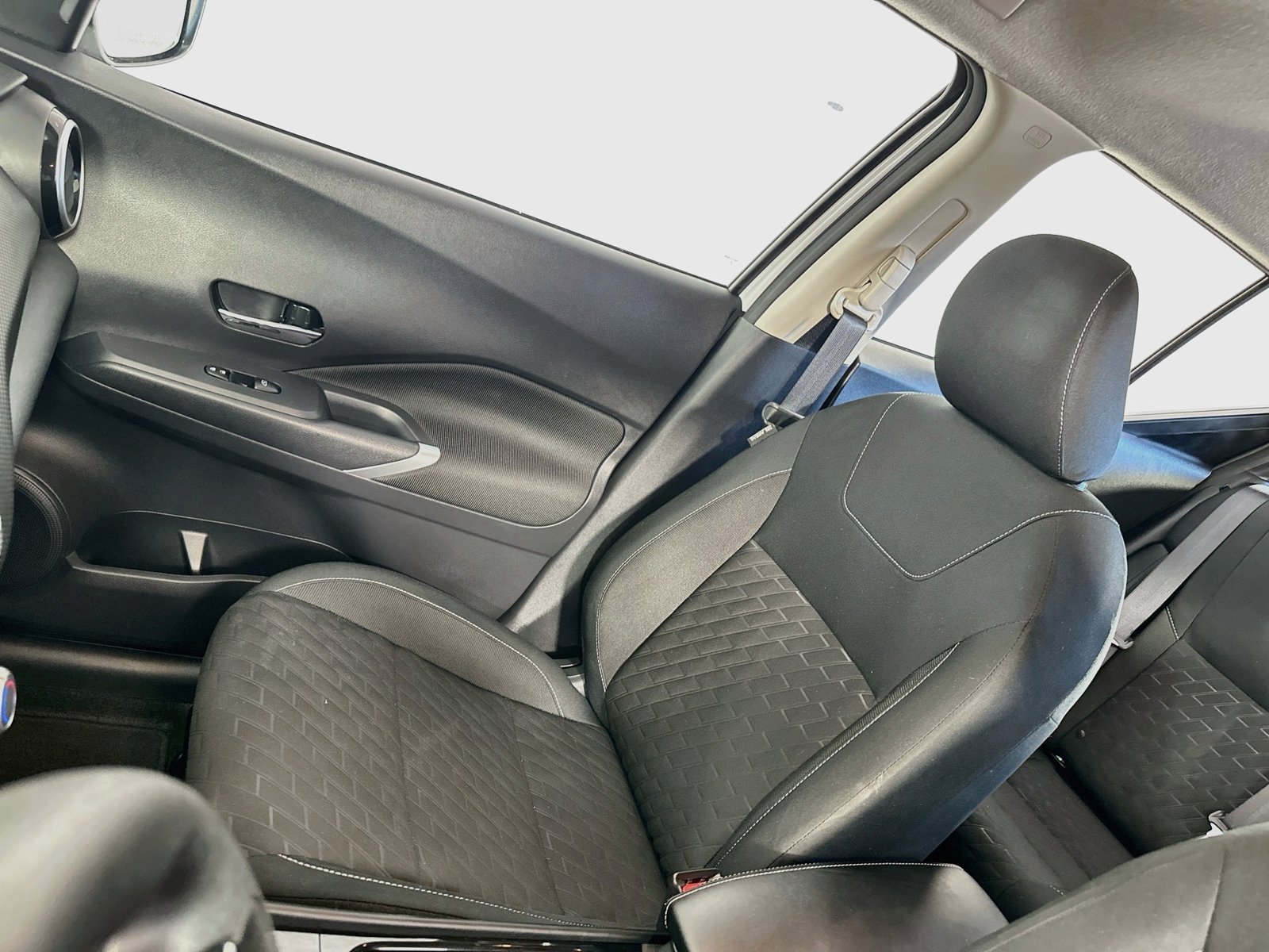 Used 2024 Nissan Kicks SV FWD image 21