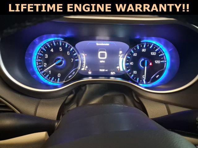 Used 2024 Chrysler Pacifica Touring-L image 10