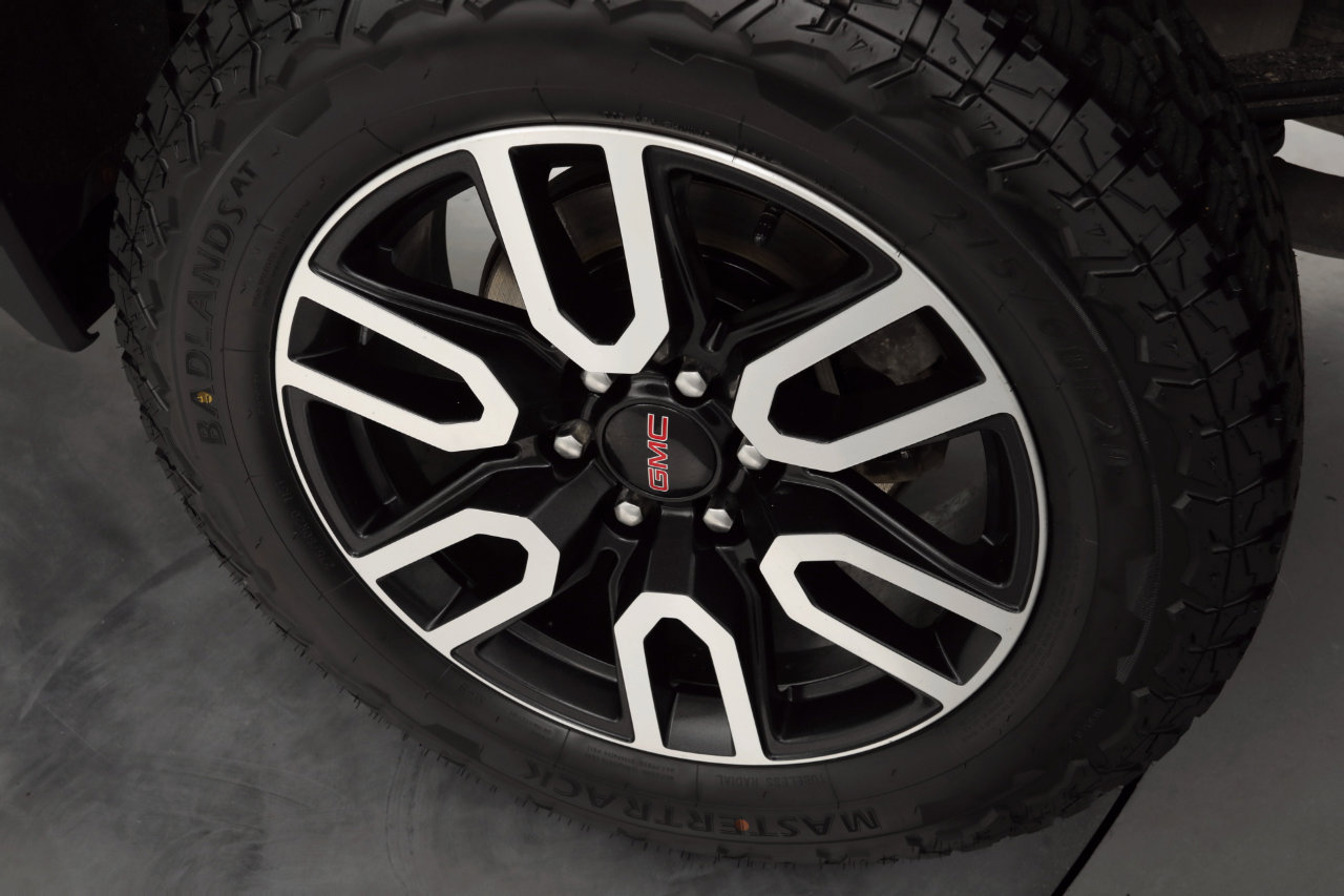 Used 2021 GMC Sierra 1500 AT4 w/ AT4 Preferred Package image 9