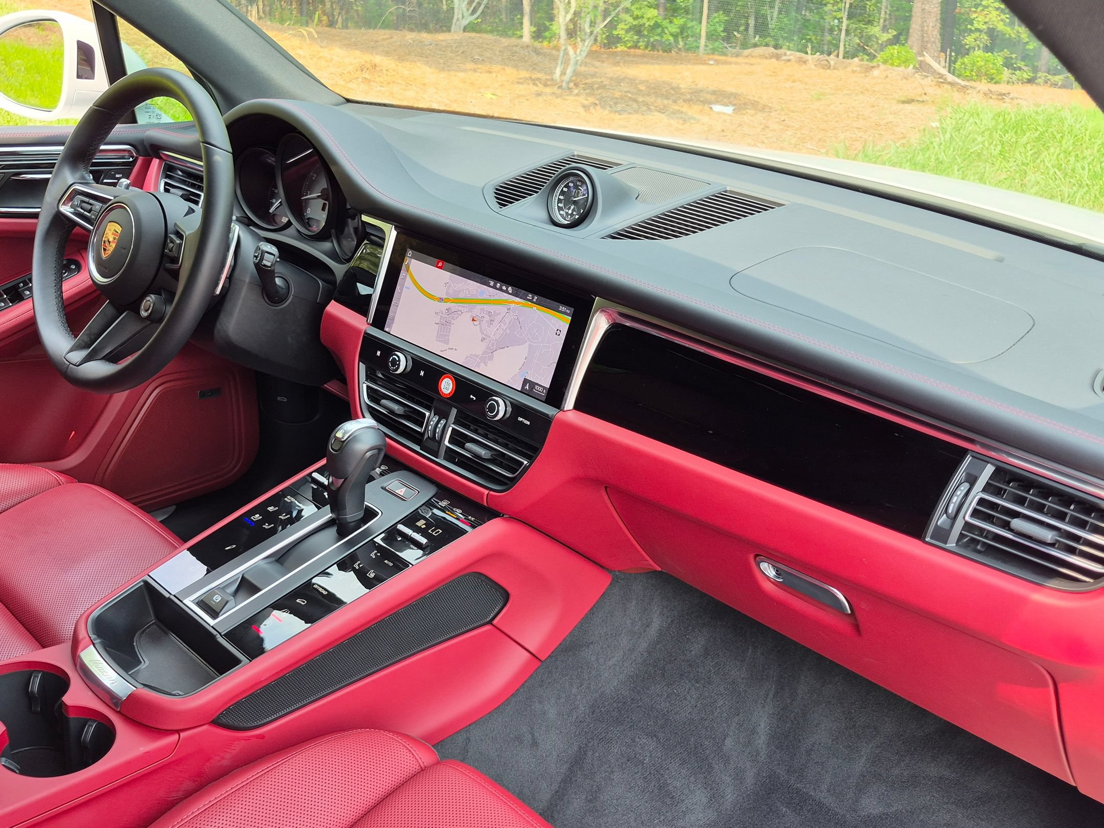 Certified 2025 Porsche Macan S AWD/4WD image 27