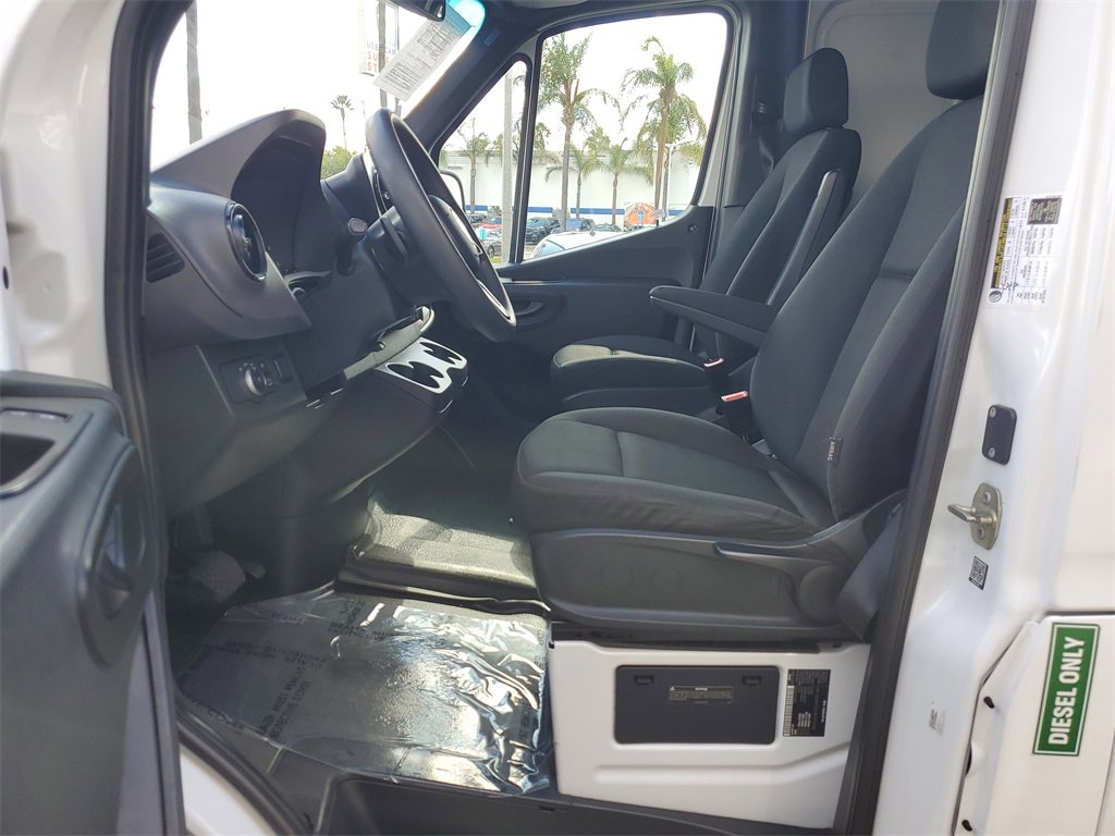 Used 2019 Freightliner Sprinter 3500 image 19