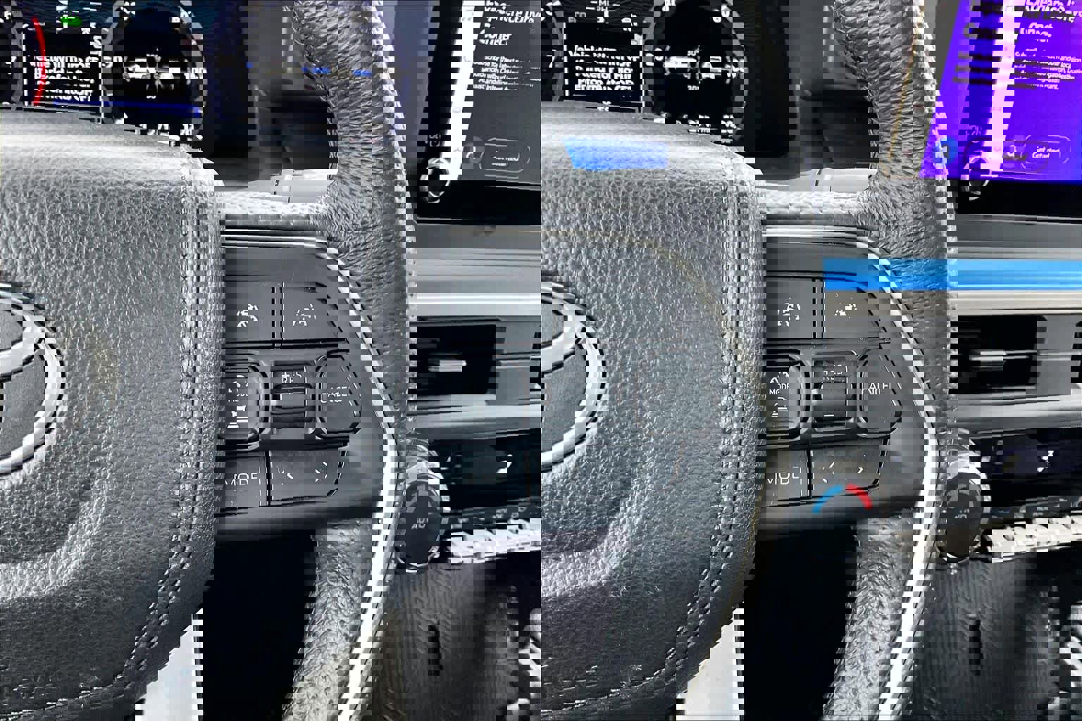 Certified 2025 Toyota Tacoma TRD Off-Road image 24