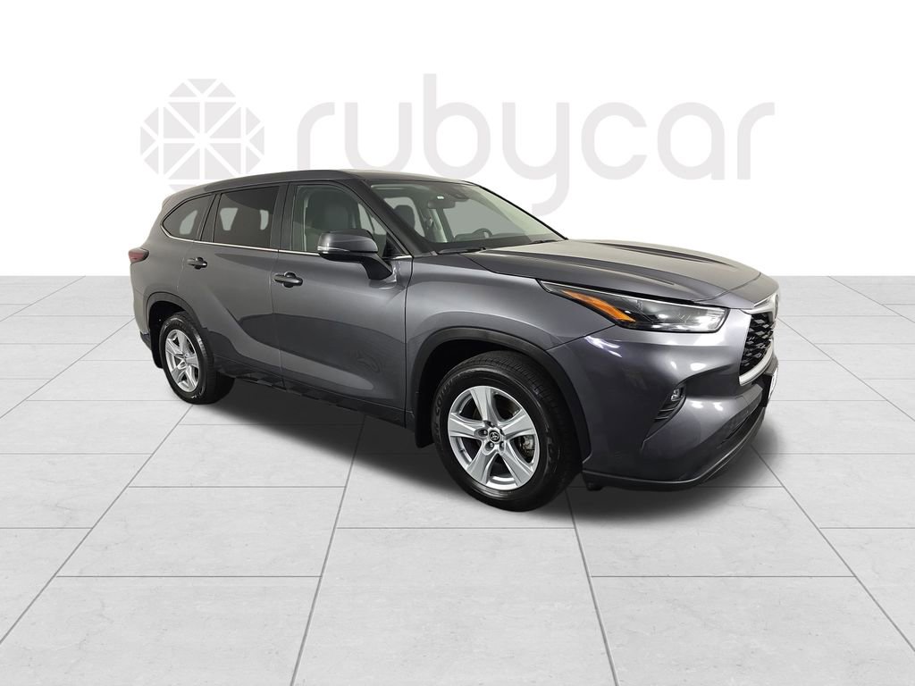 Used 2024 Toyota Highlander LE image 8
