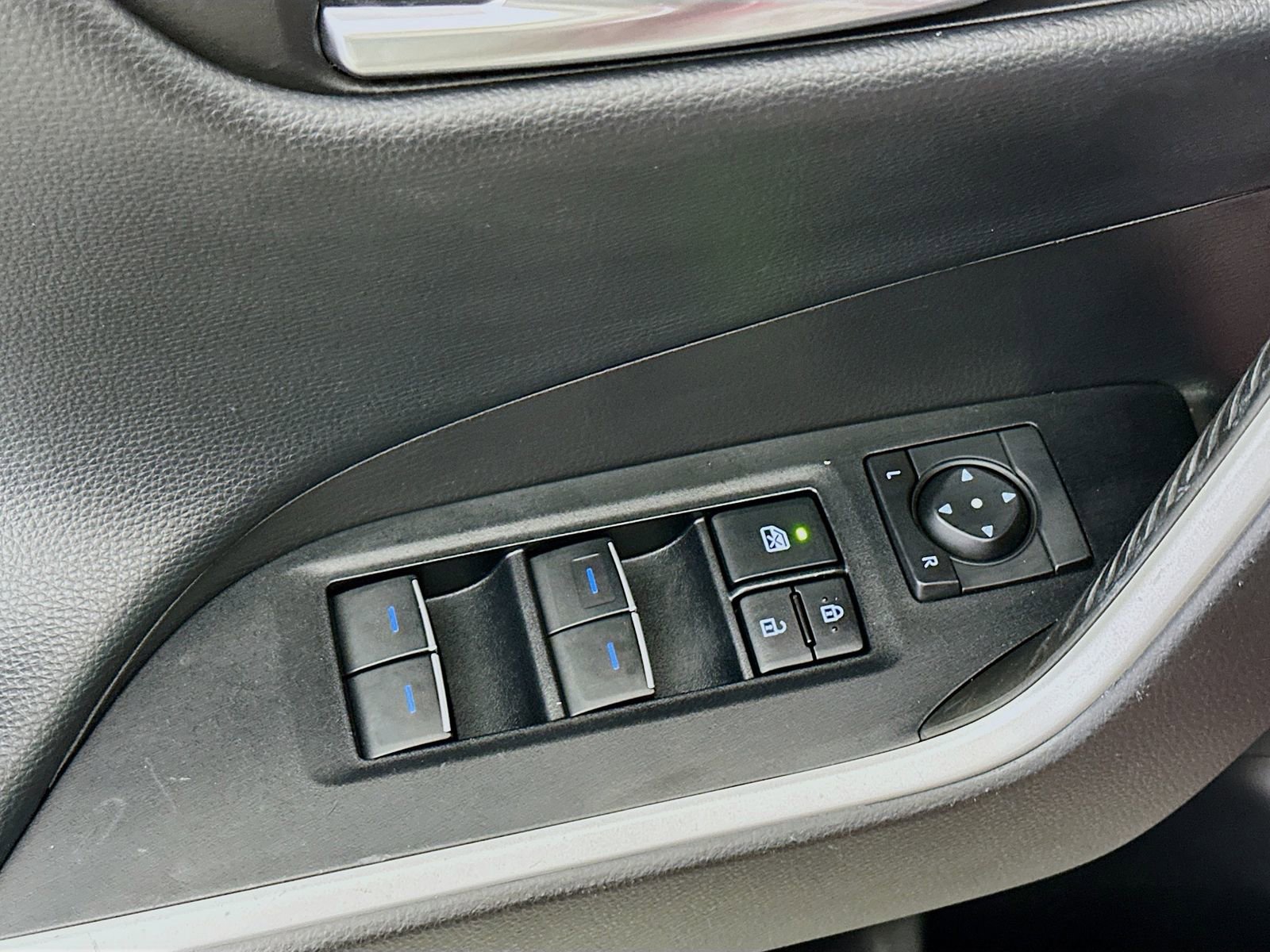 Certified 2022 Toyota RAV4 TRD Off-Road w/ TRD Off-Road Weather Package image 18